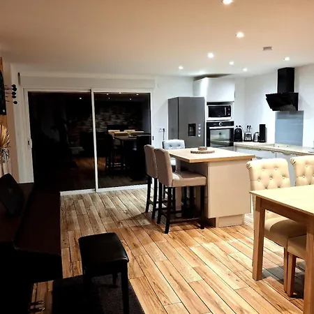 Le 421, Jacuzzi Entre Amis,familles Homestay
